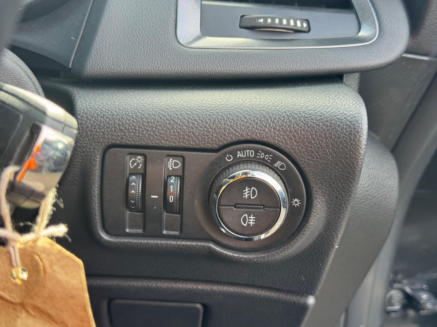 Used Vauxhall Astra 2011 for sale - 78033750: Photo 11