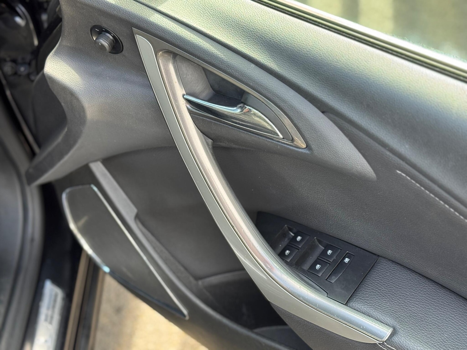 Used Vauxhall Astra 2011 for sale - 78033750: Photo 8