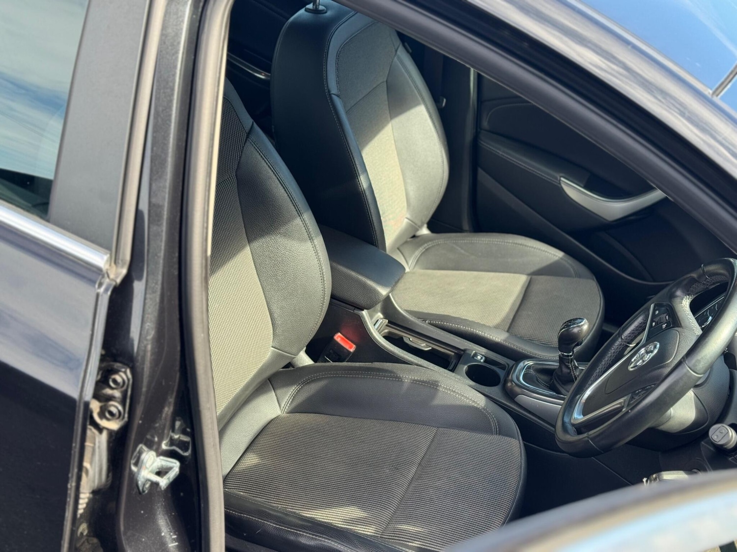 Used Vauxhall Astra 2011 for sale - 78033750: Photo 9