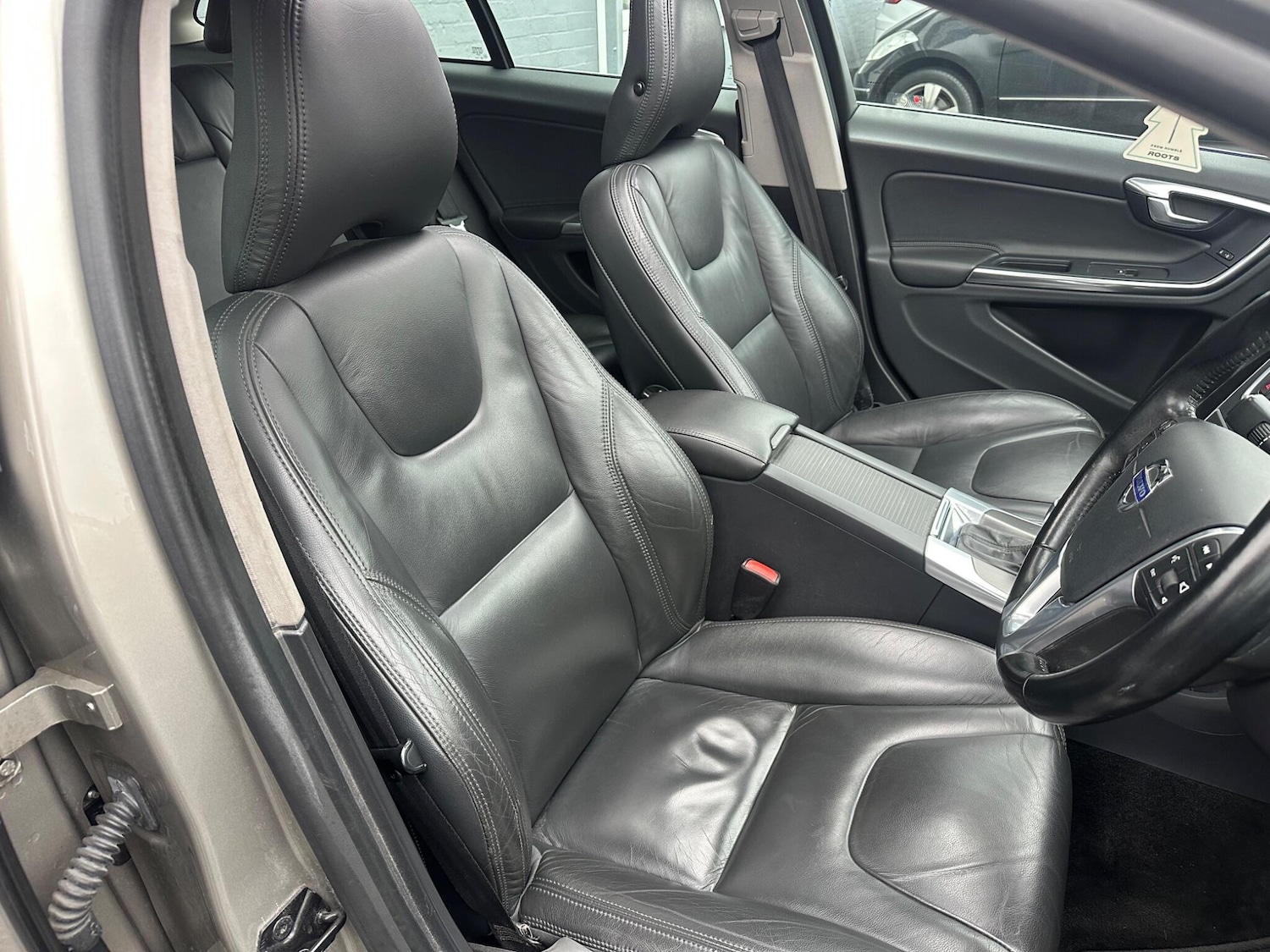 Used Volvo V60 2012 for sale - 77376462: Photo 10