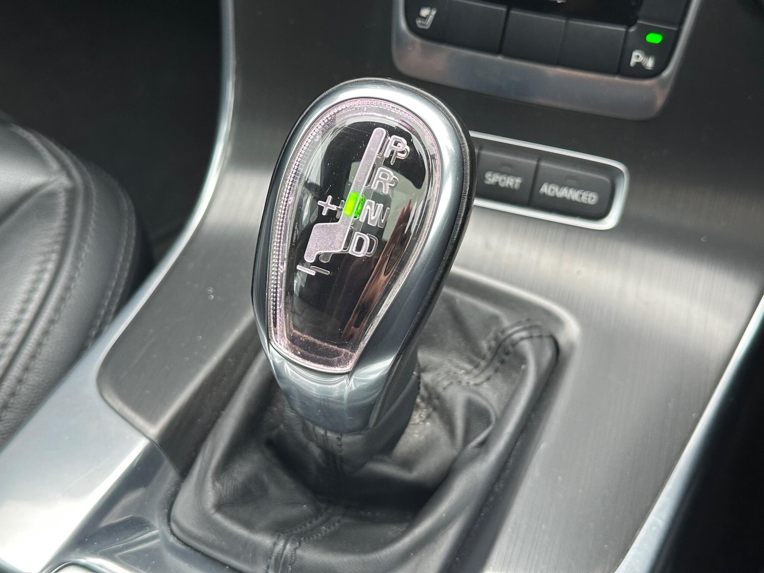 Used Volvo V60 2012 for sale - 77376462: Photo 19