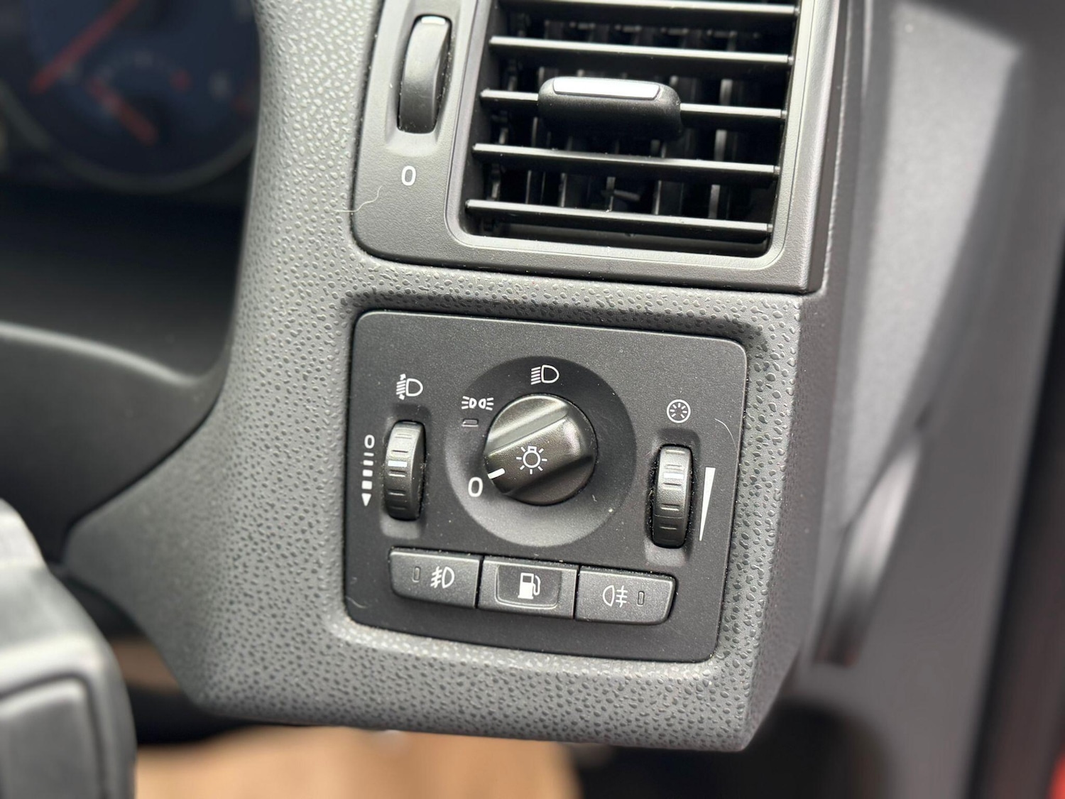 Used Volvo C30 2010 for sale - 77020850: Photo 7