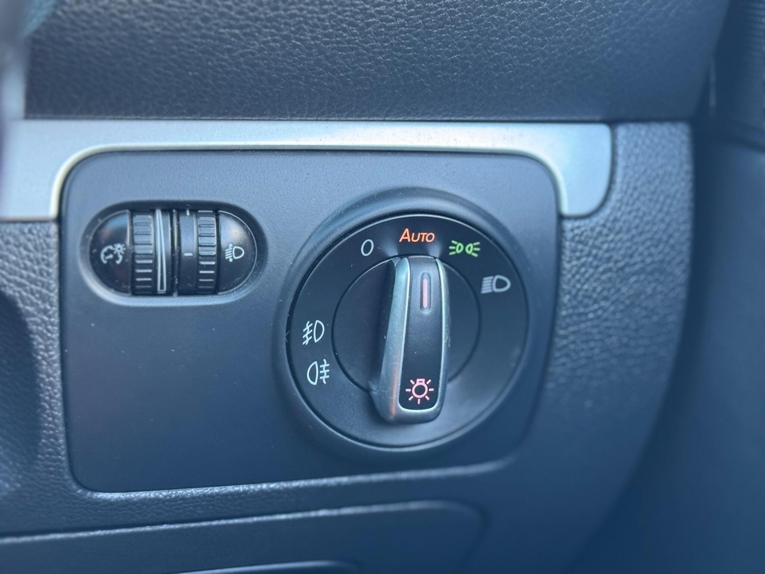 Used Volkswagen Scirocco 2010 for sale - 76550100: Photo 11