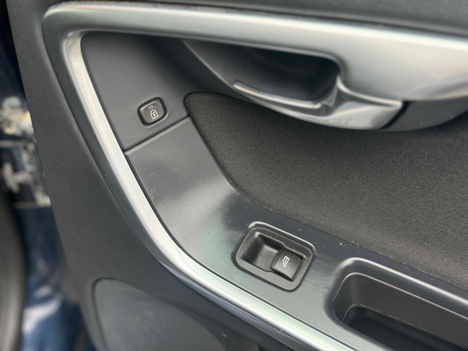 Used Volvo V60 2014 for sale - 77376123: Photo 21