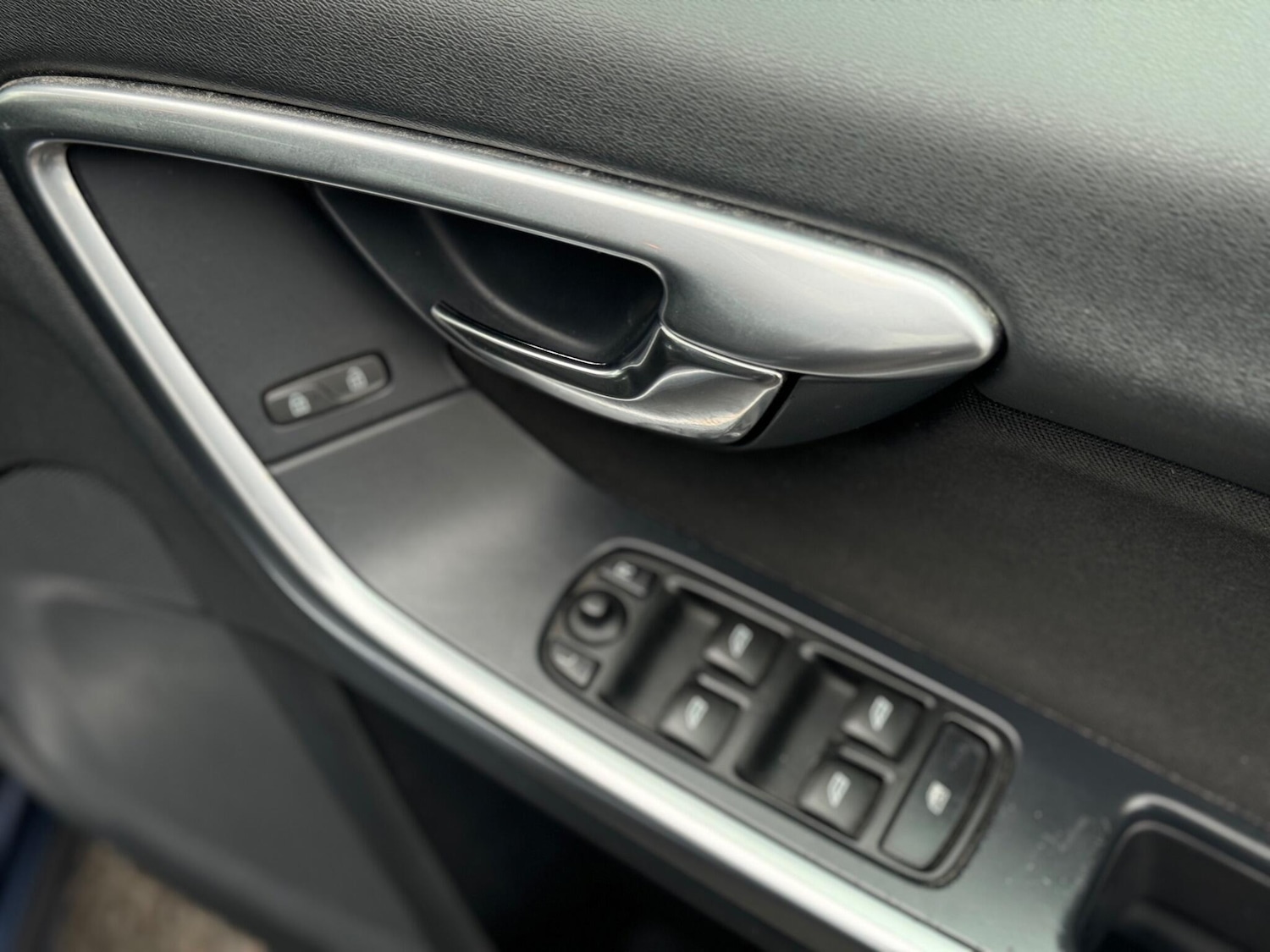 Used Volvo V60 2014 for sale - 77376123: Photo 8