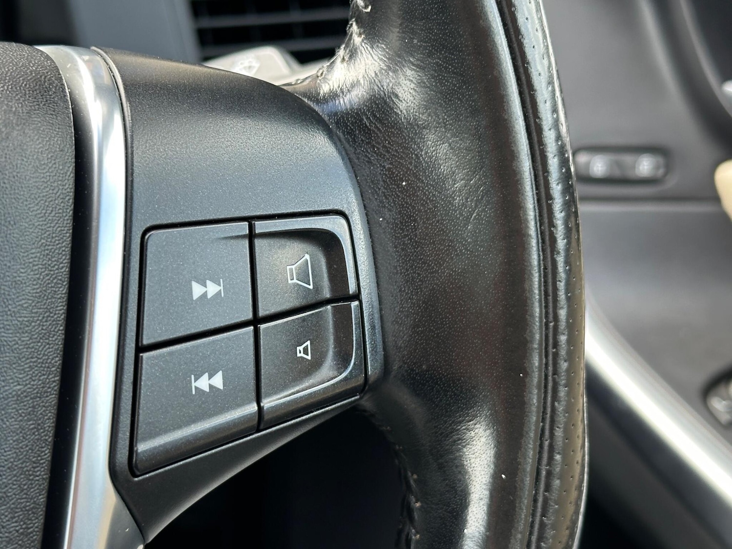 Used Volvo XC60 for sale - 77882411: Photo 16