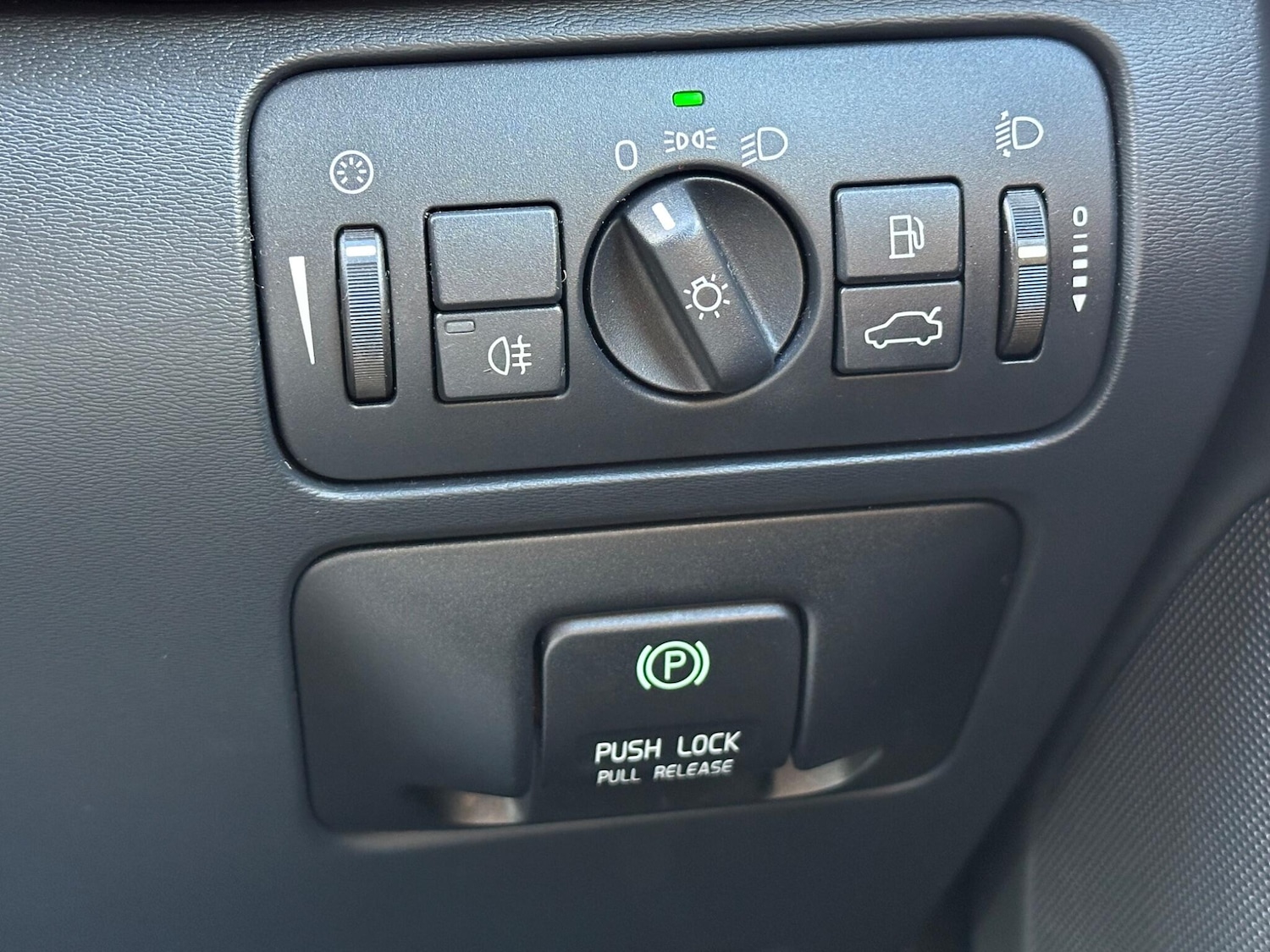 Used Volvo XC60 for sale - 77882411: Photo 17