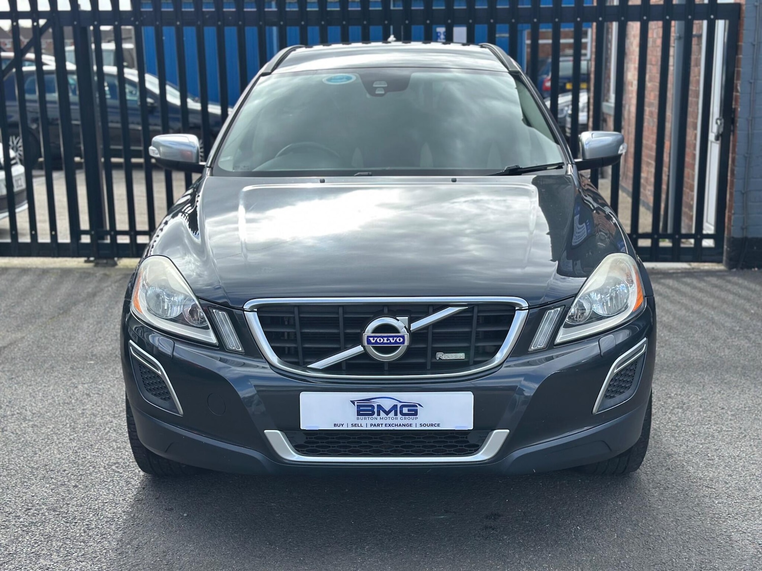 Used Volvo XC60 for sale - 77882411: Photo 2