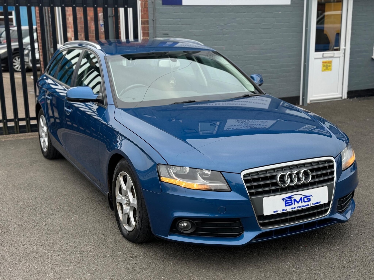 Used Audi A4 Avant 2011 for sale - 77723133: Photo 1