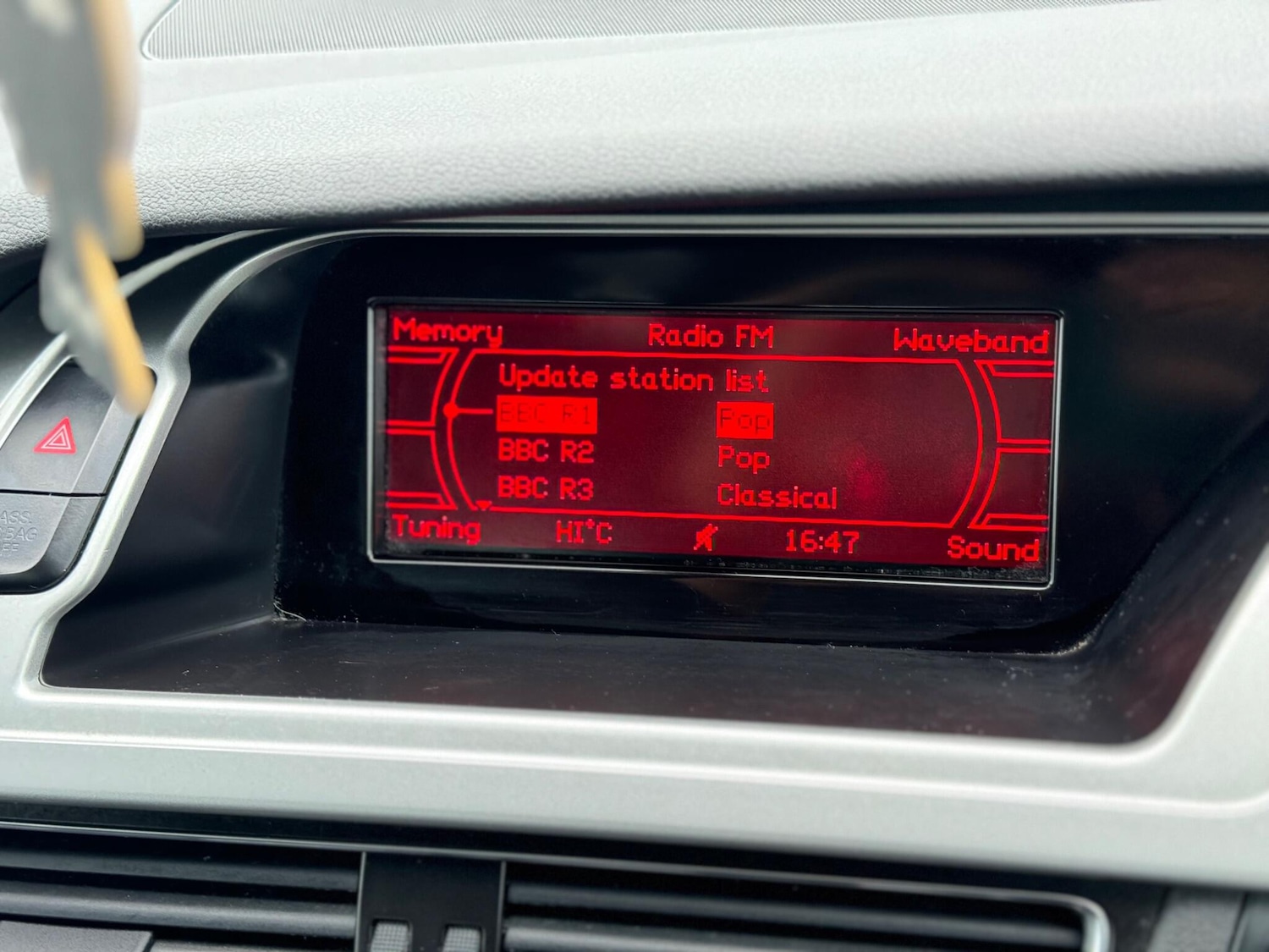 Used Audi A4 Avant 2011 for sale - 77723133: Photo 11