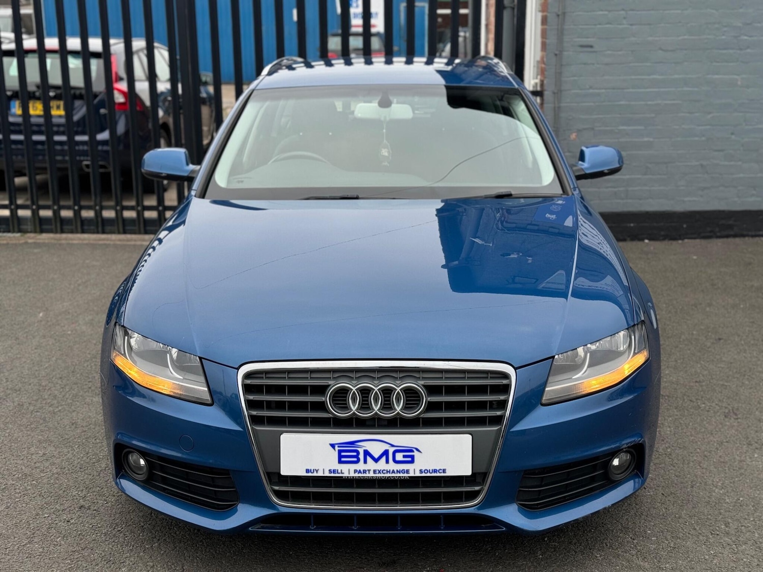 Used Audi A4 Avant 2011 for sale - 77723133: Photo 2