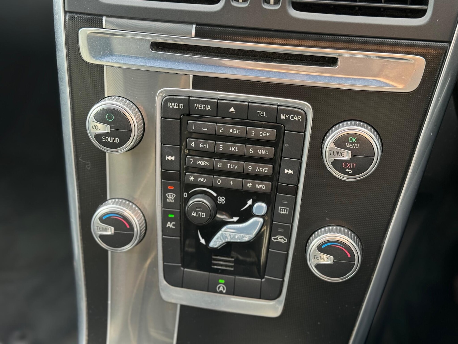 Used Volvo XC60 2014 for sale - 77255394: Photo 14