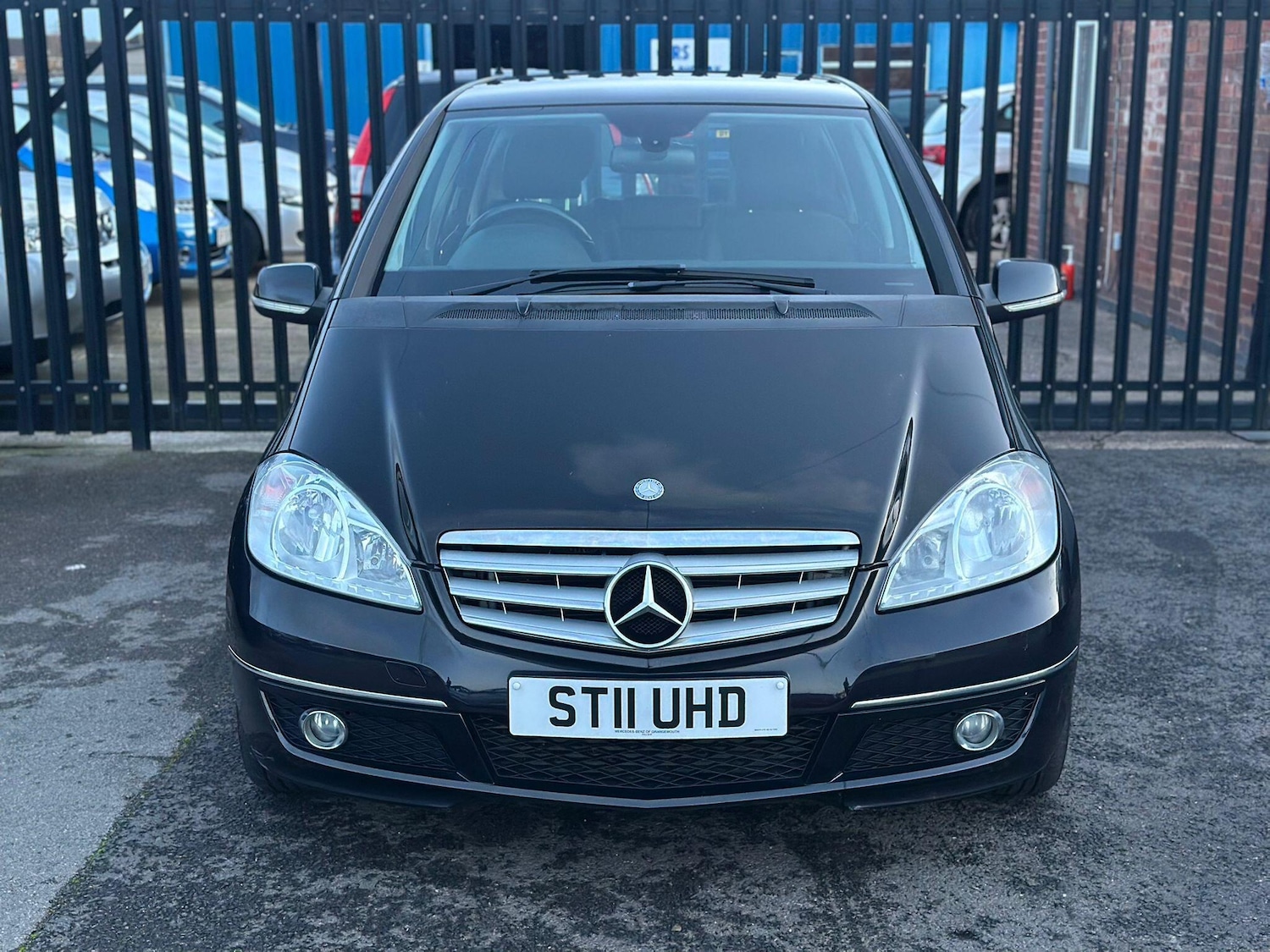 Used Mercedes-Benz A-Class 2011 for sale - 76572074: Photo 2