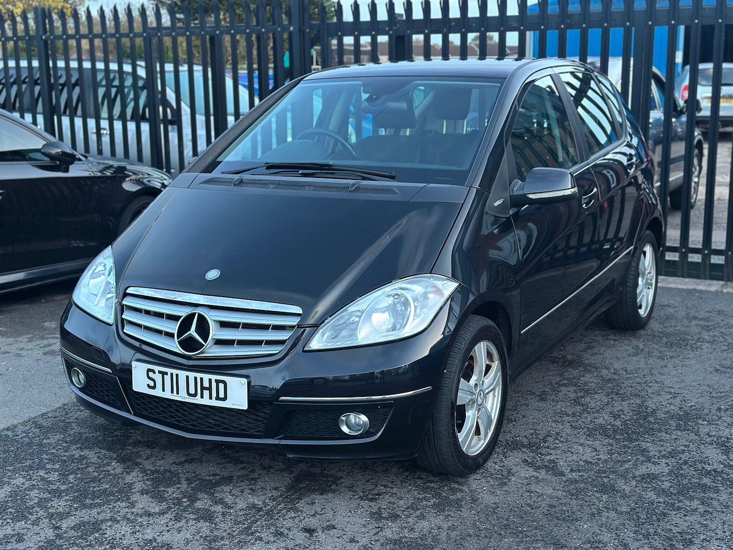 Used Mercedes-Benz A-Class 2011 for sale - 76572074: Photo 3