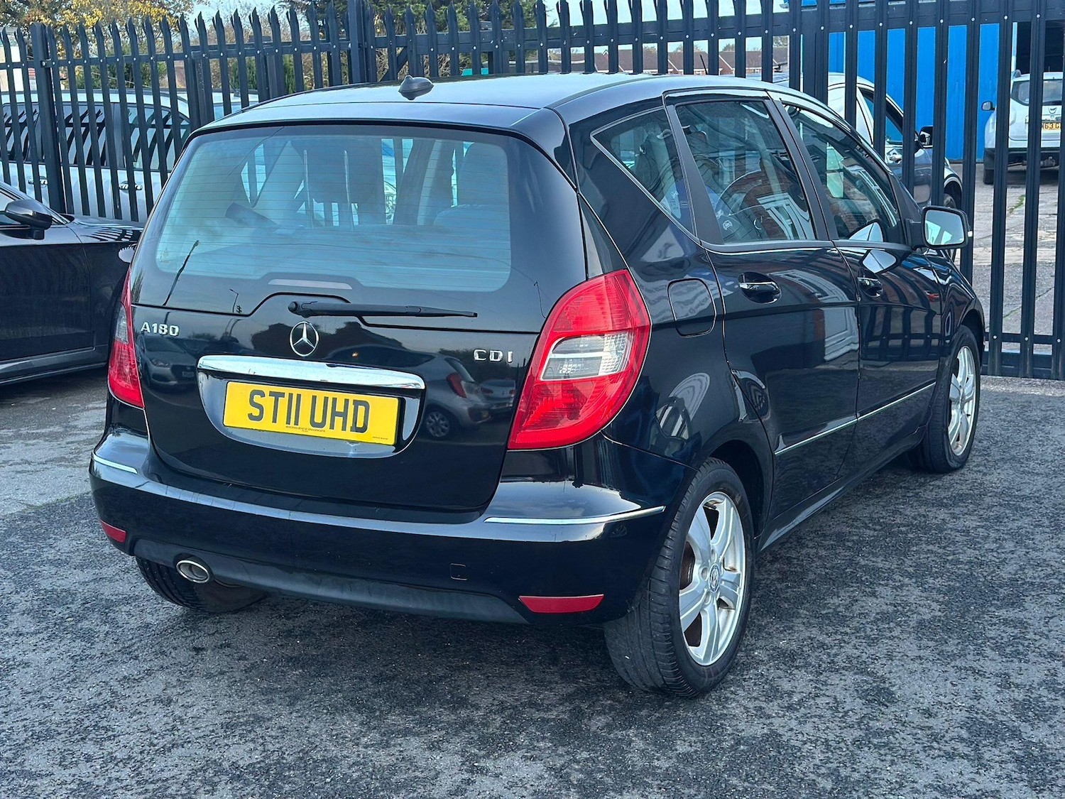 Used Mercedes-Benz A-Class 2011 for sale - 76572074: Photo 4