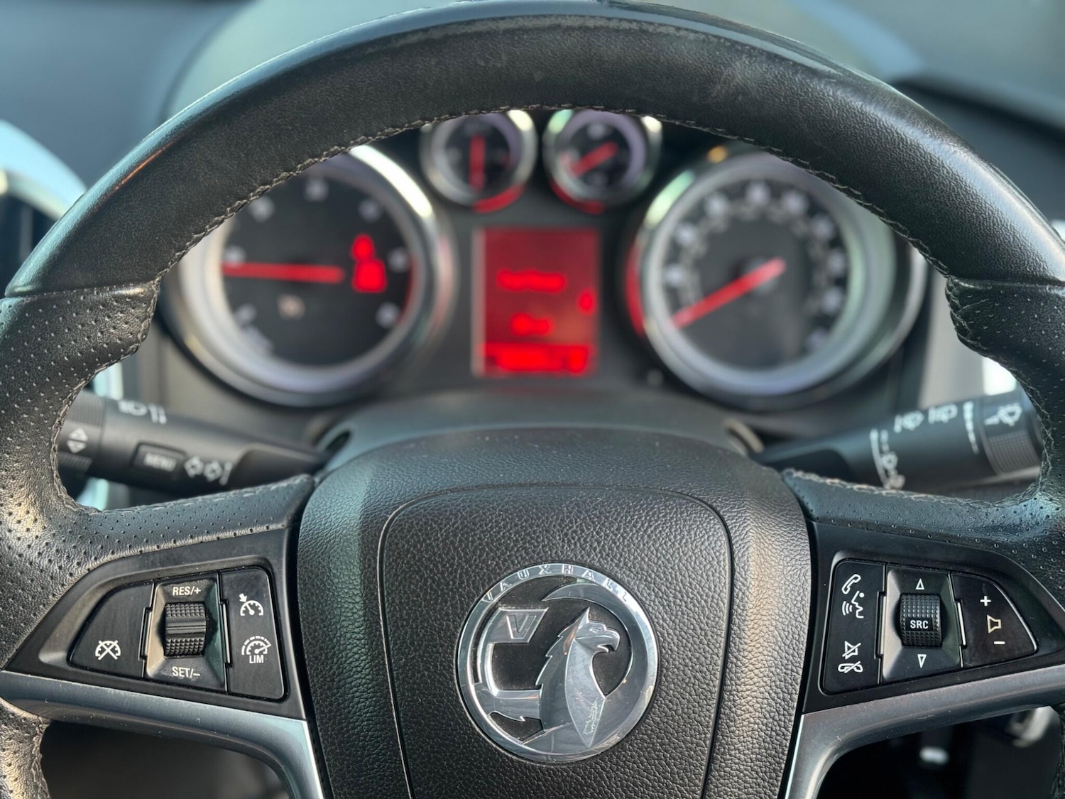 Used Vauxhall Astra 2012 for sale - 77925730: Photo 12