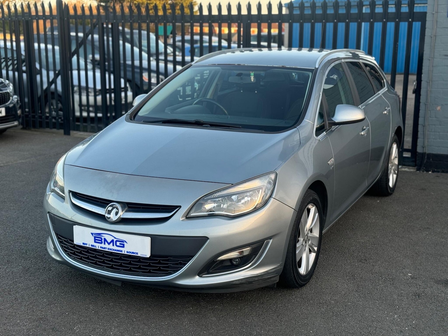 Used Vauxhall Astra 2012 for sale - 77925730: Photo 3