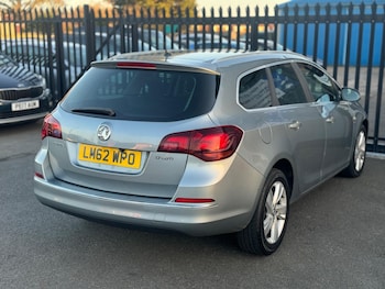 Used Vauxhall Astra 2012 for sale - 77925730: Photo