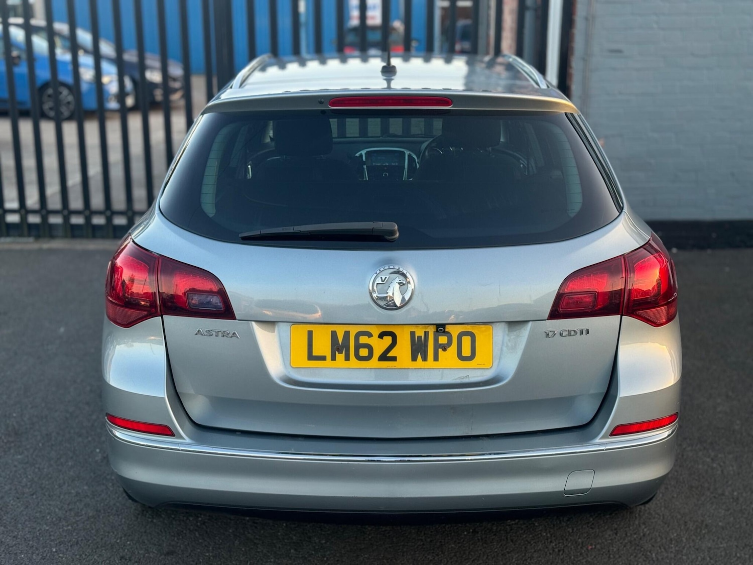 Used Vauxhall Astra 2012 for sale - 77925730: Photo 5