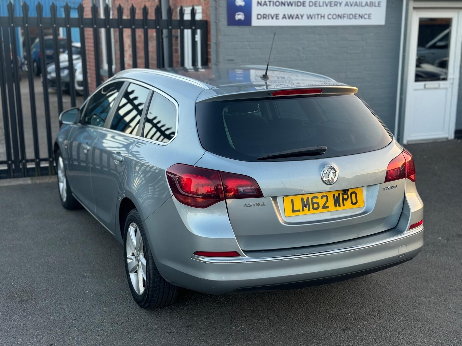 Used Vauxhall Astra 2012 for sale - 77925730: Photo 6