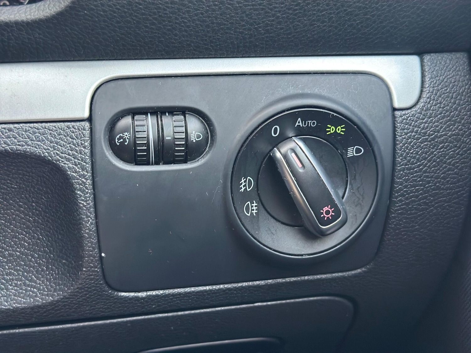 Used Volkswagen Scirocco 2010 for sale - 78100717: Photo 17