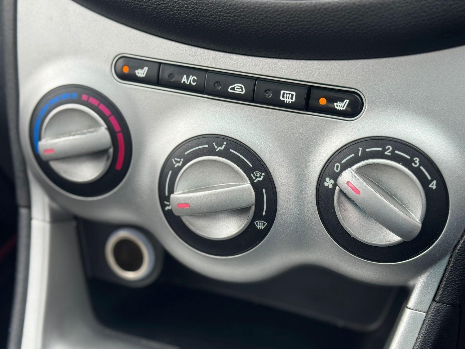 Used Hyundai i10 2009 for sale - 76549458: Photo 13