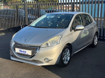 Used Peugeot 208 2015 for sale - 79212512: Photo