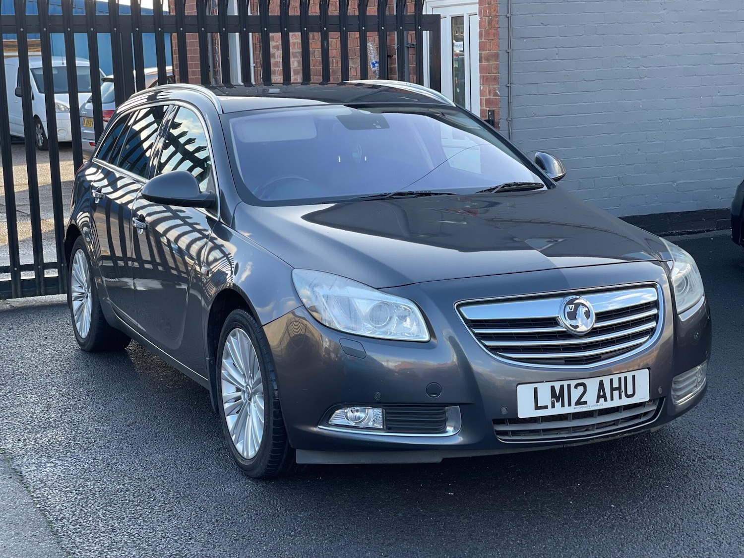Used Vauxhall Insignia 2012 for sale - 76573147: Photo 1