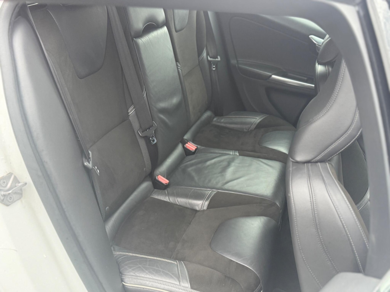 Used Volvo V60 2015 for sale - 77255384: Photo 18