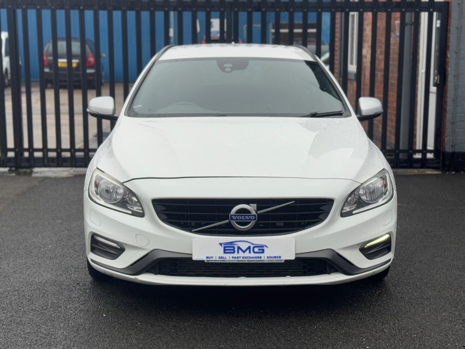 Used Volvo V60 2015 for sale - 77255384: Photo 2