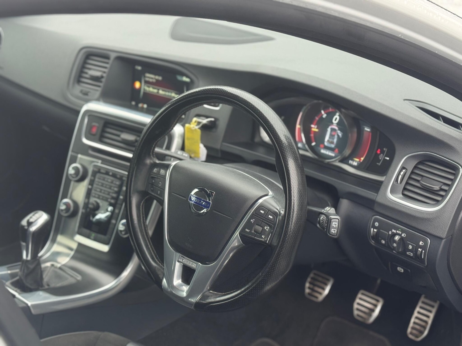 Used Volvo V60 2015 for sale - 77255384: Photo 7