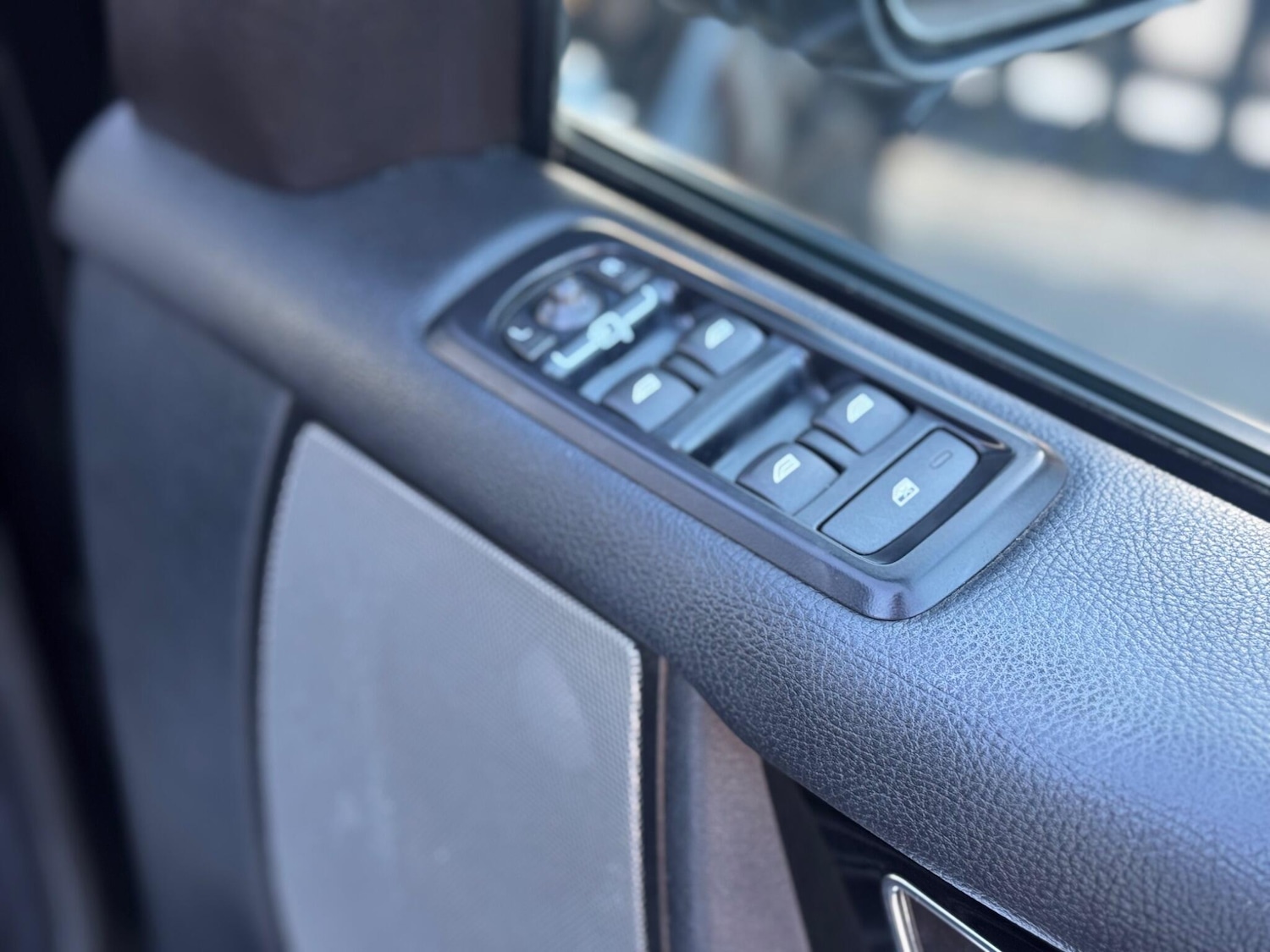 Used Land Rover Discovery 4 2012 for sale - 76701683: Photo 11