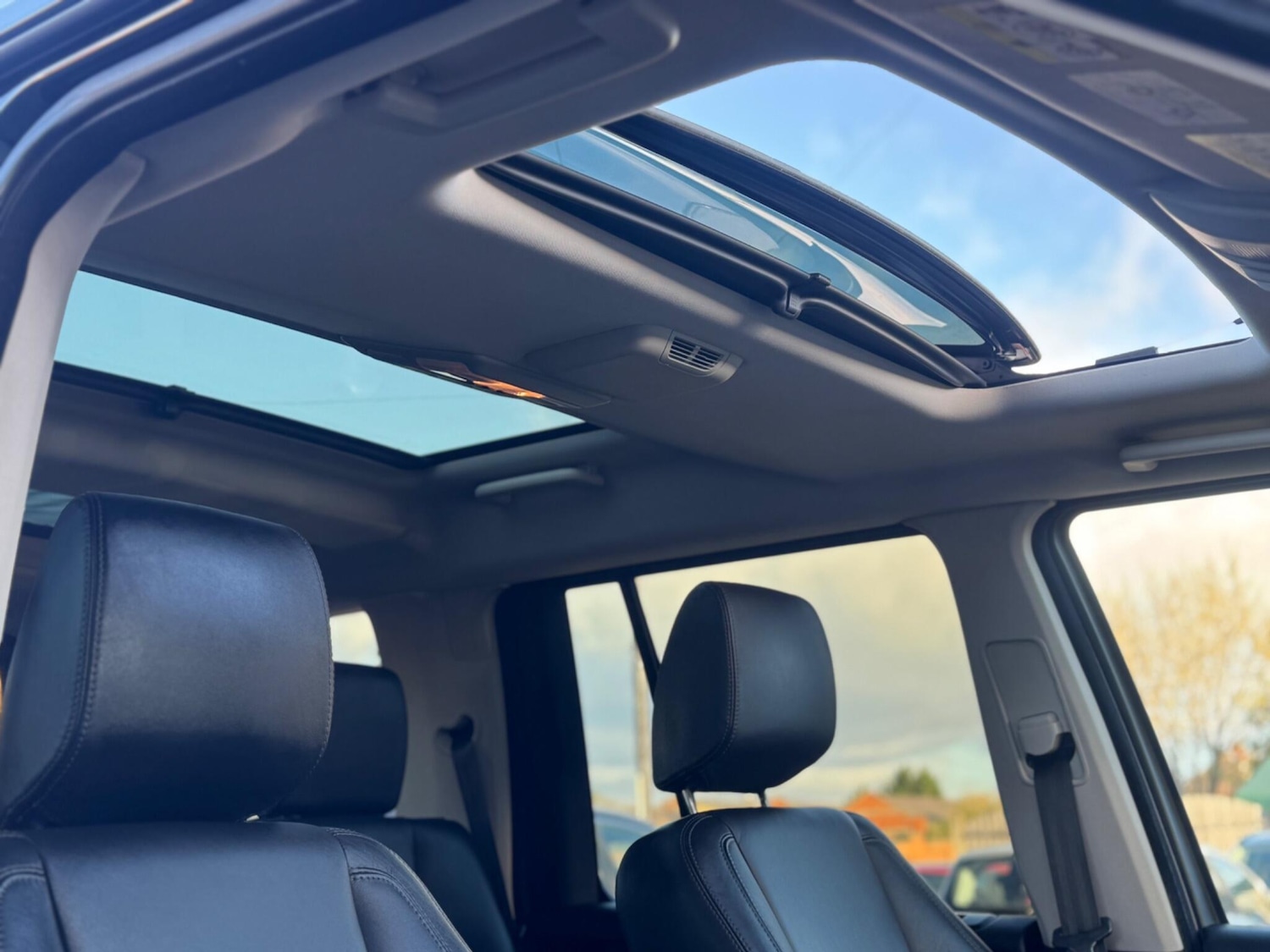 Used Land Rover Discovery 4 2012 for sale - 76701683: Photo 16