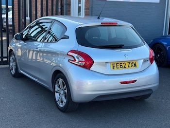 Used Peugeot 208 2012 for sale - 77882763: Photo