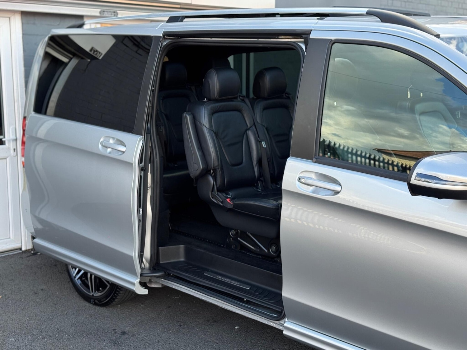 Used Mercedes-Benz V-Class 2020 for sale - 77559426: Photo 11