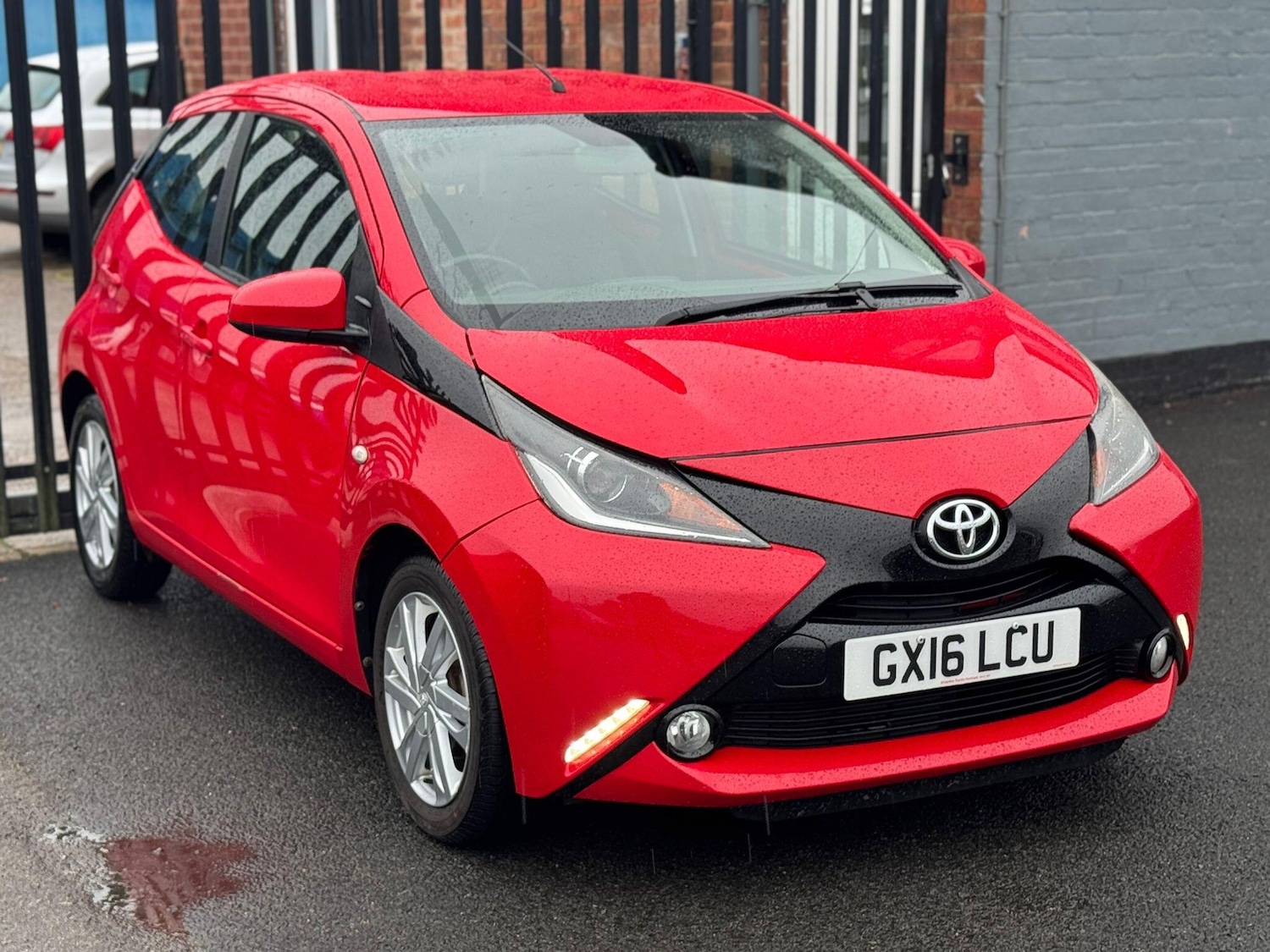 Used Toyota AYGO 2016 for sale - 76562043: Photo 1