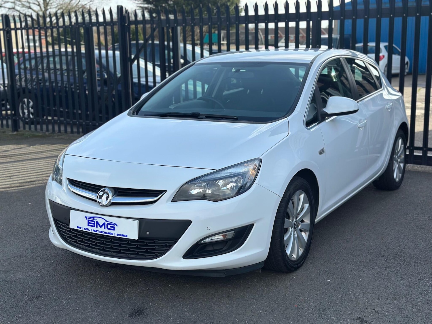 Used Vauxhall Astra 2015 for sale - 77670290: Photo 3