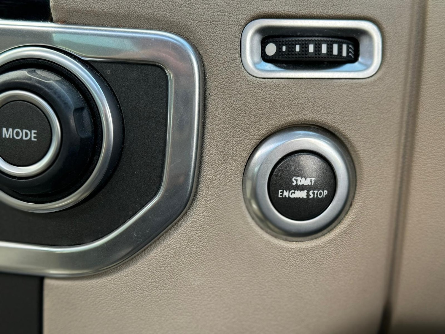 Used Land Rover Discovery 2014 for sale - 77255402: Photo 18