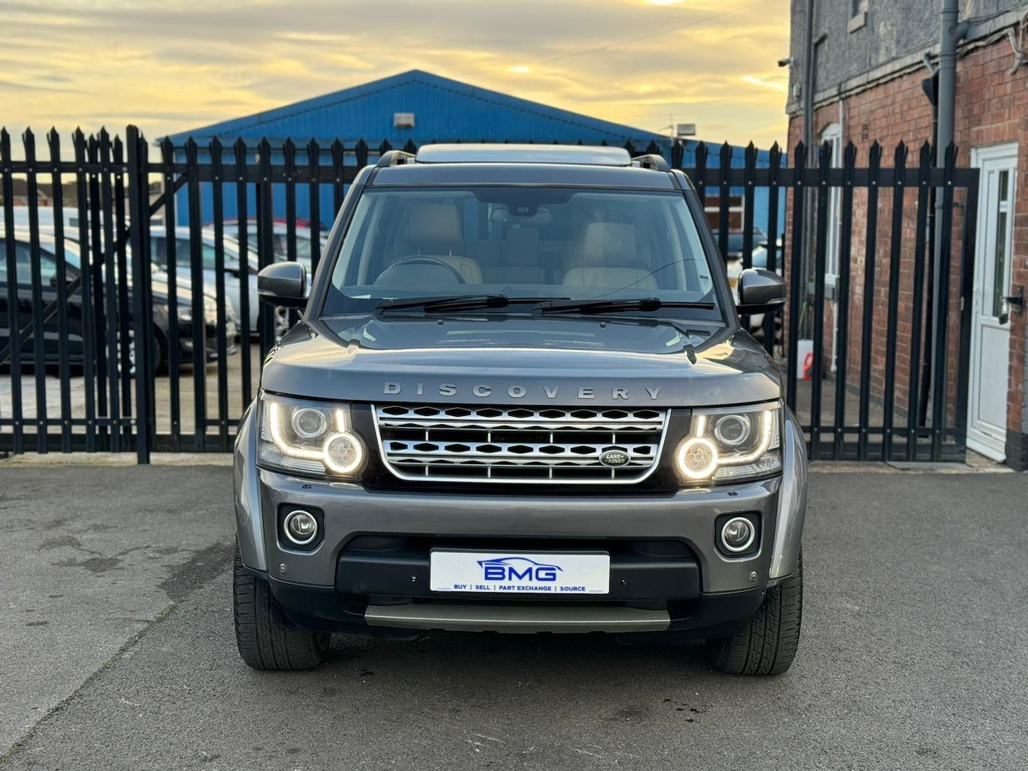 Used Land Rover Discovery 2014 for sale - 77255402: Photo 2