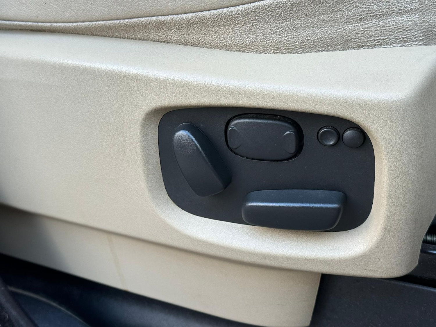 Used Land Rover Discovery 2014 for sale - 77255402: Photo 22