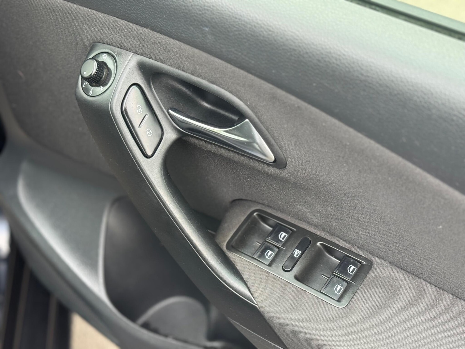 Used Volkswagen Polo 2010 for sale - 76549843: Photo 10