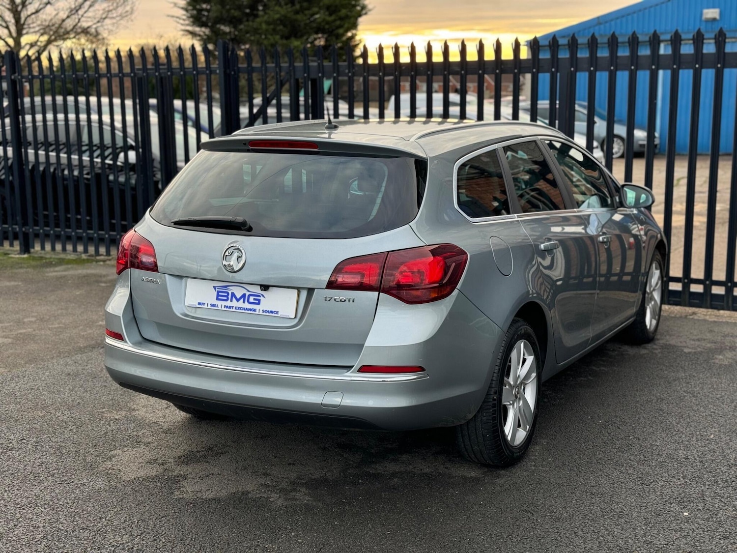 Used Vauxhall Astra 2012 for sale - 77255348: Photo 4