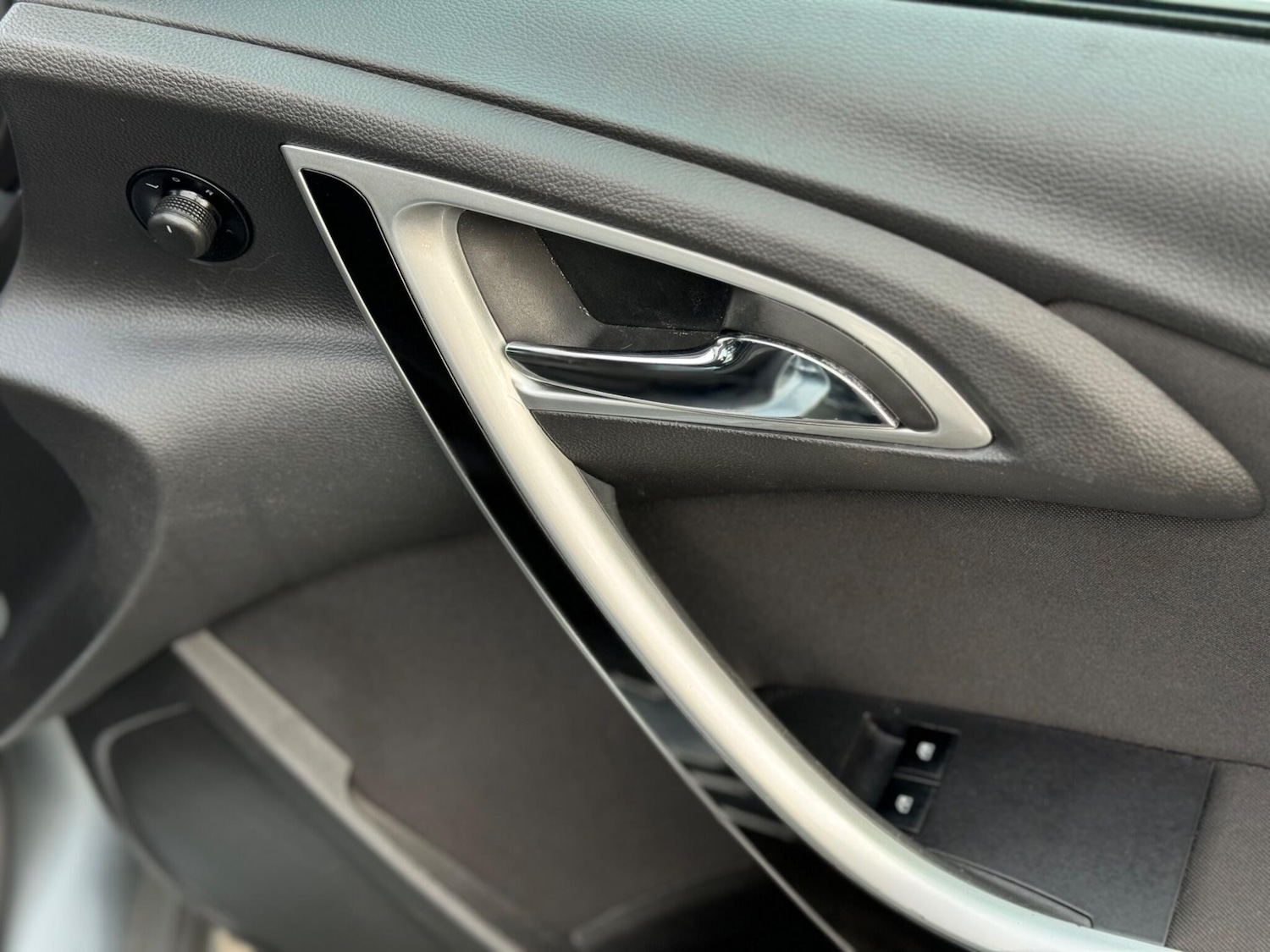 Used Vauxhall Astra 2012 for sale - 77255348: Photo 9