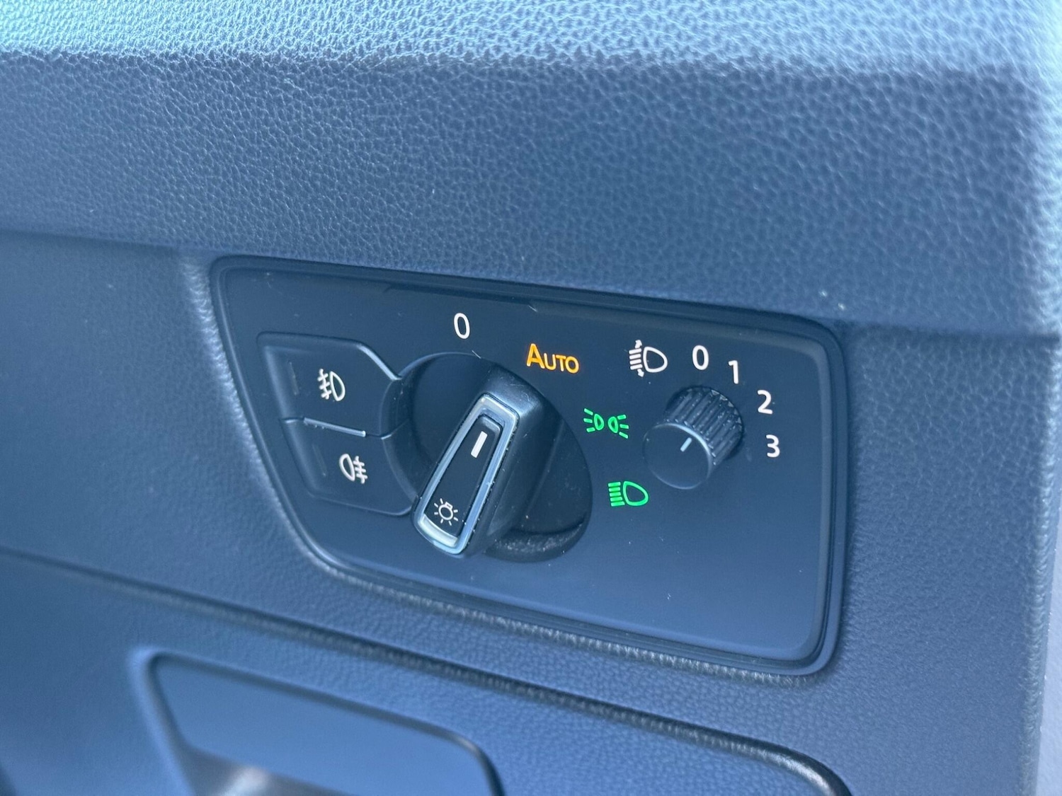 Used Volkswagen Passat 2015 for sale - 77101823: Photo 7