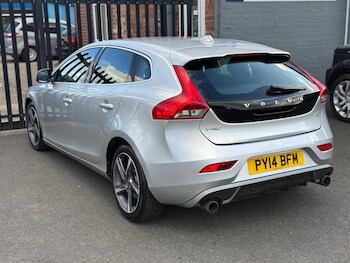 Used Volvo V40 2014 for sale - 77704620: Photo