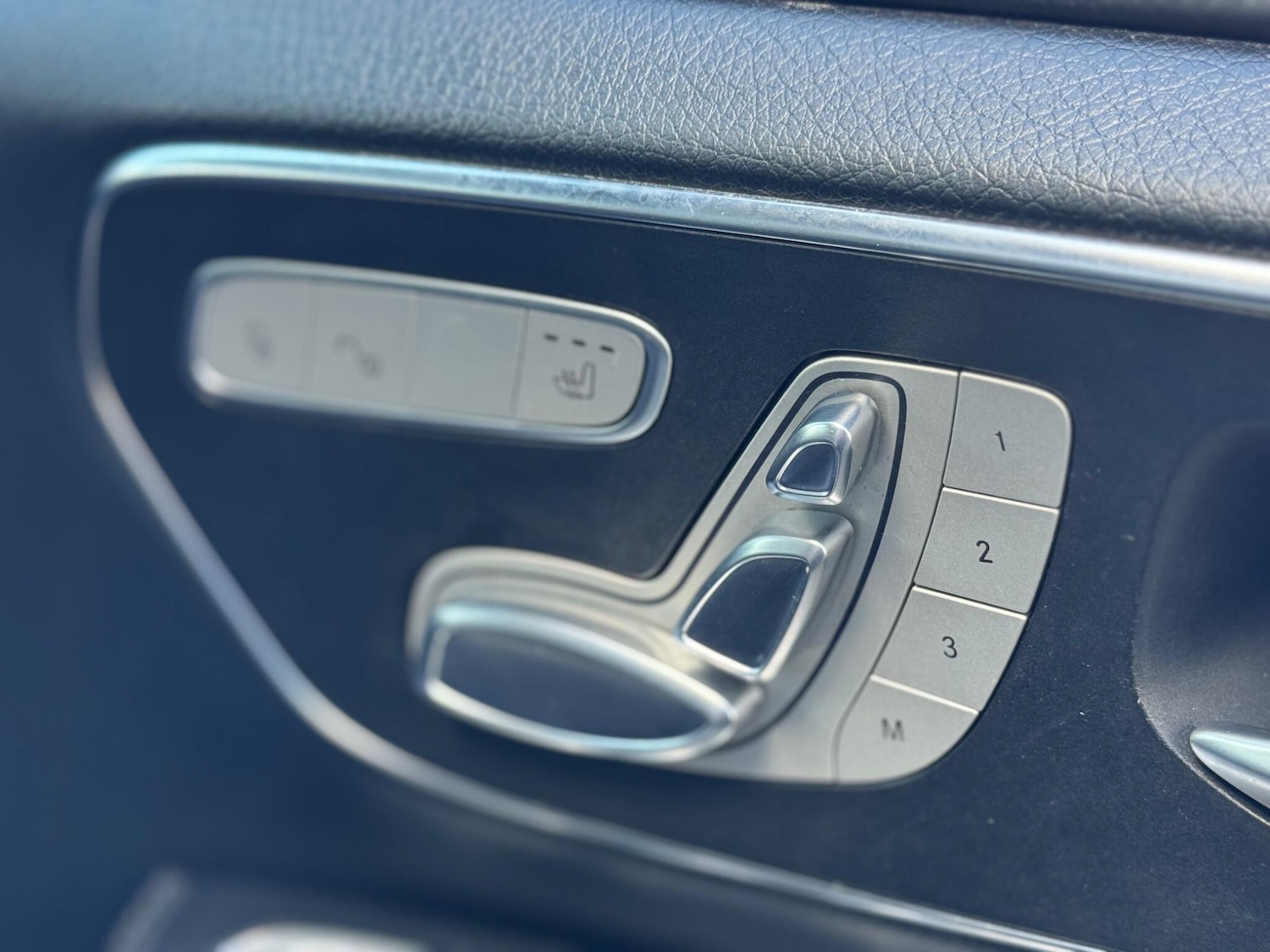 Used Mercedes-Benz V-Class 2020 for sale - 76987745: Photo 17