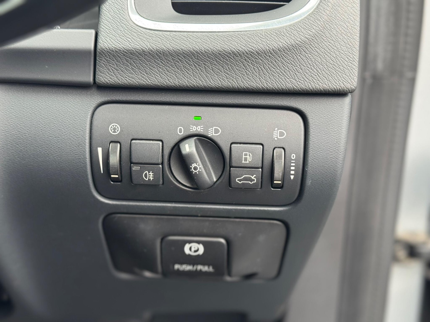 Used Volvo V60 2011 for sale - 77255381: Photo 10