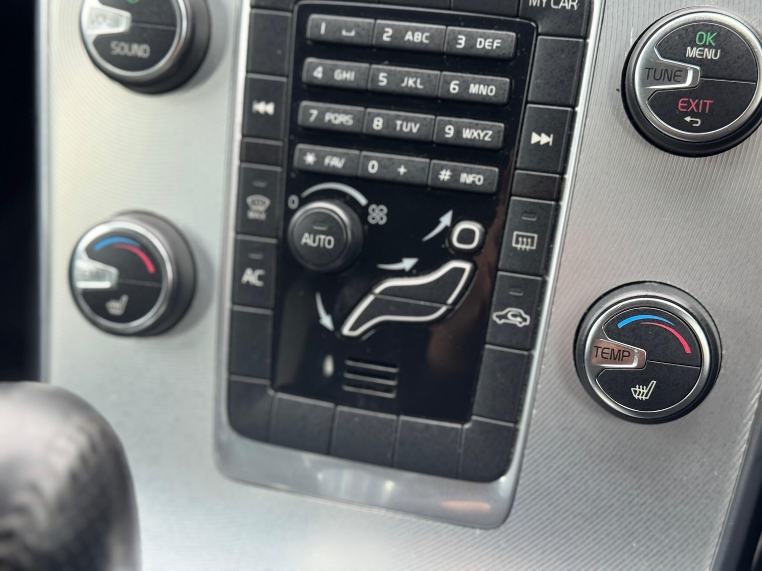 Used Volvo V60 2011 for sale - 77255381: Photo 17