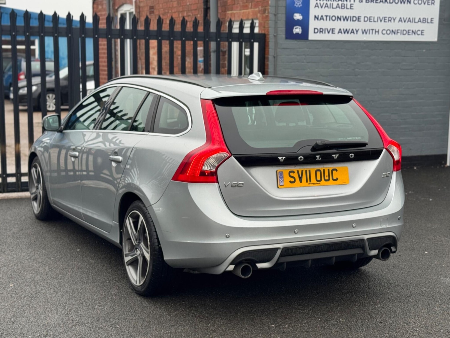 Used Volvo V60 2011 for sale - 77255381: Photo 4