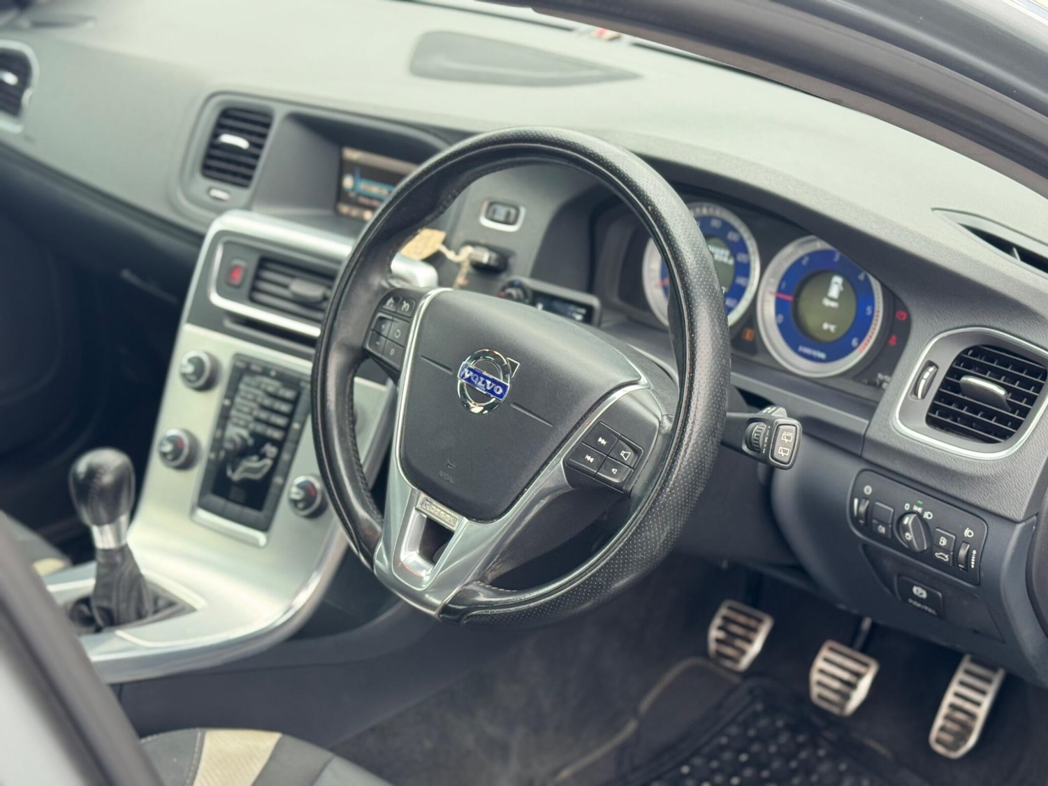 Used Volvo V60 2011 for sale - 77255381: Photo 7